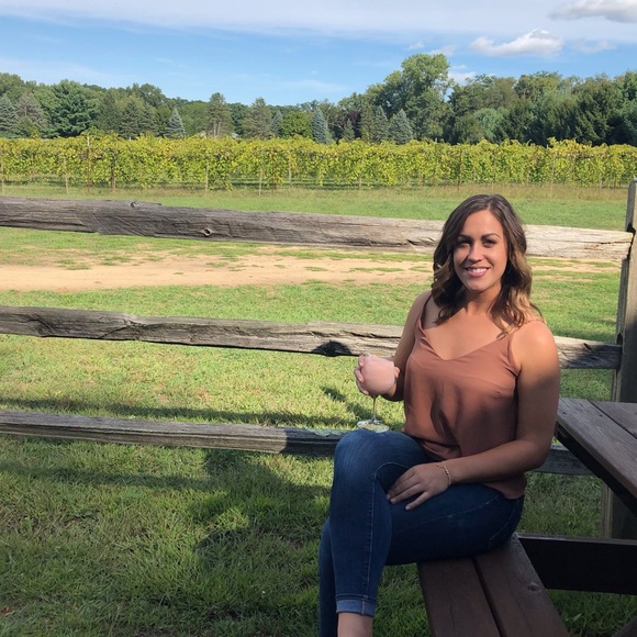 Meet your Posher, Kayla - Picture 1 of 1